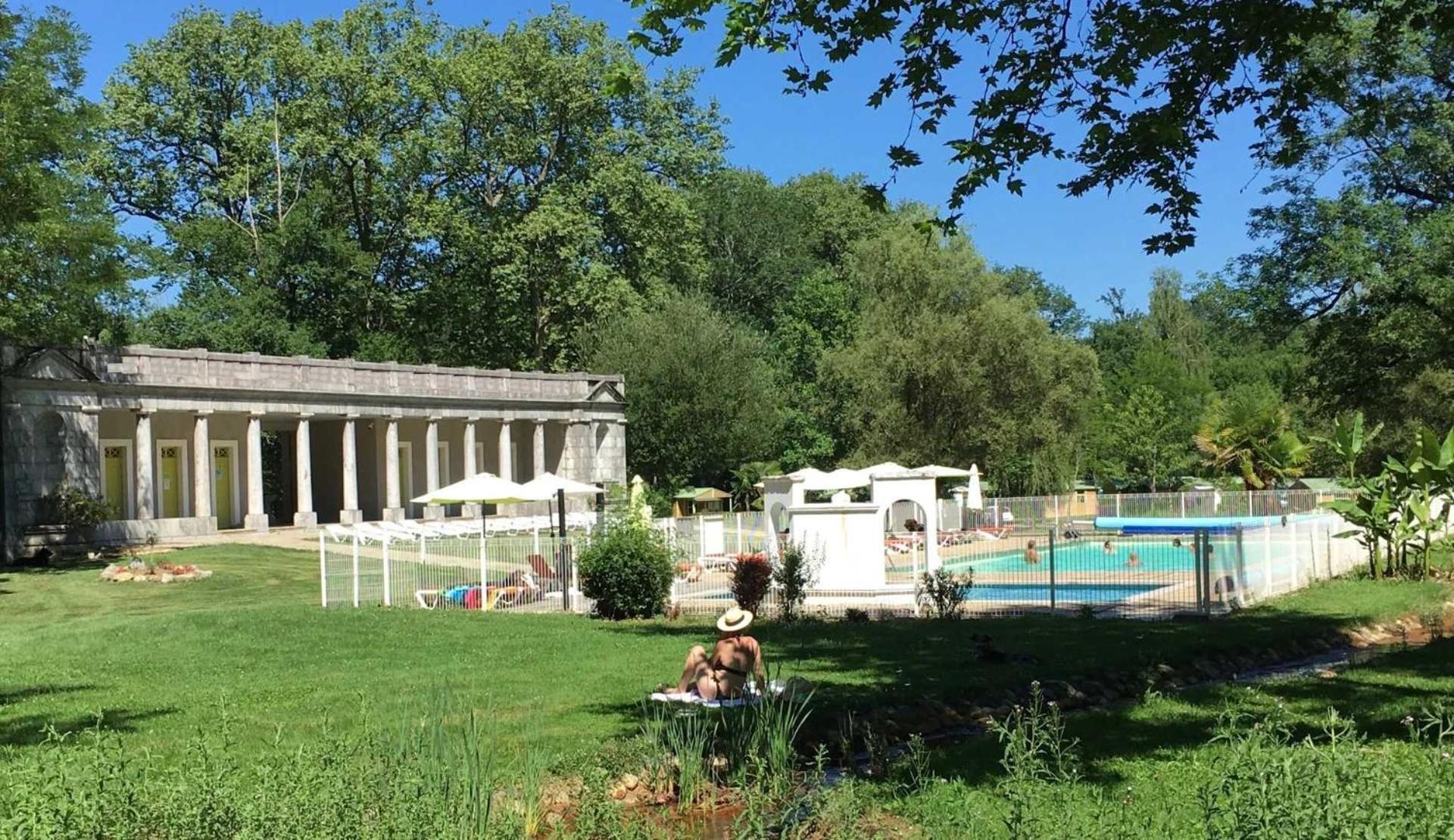 Camping - Piscine - Ccbaieb Montjoie-en-Couserans Eksteriør billede