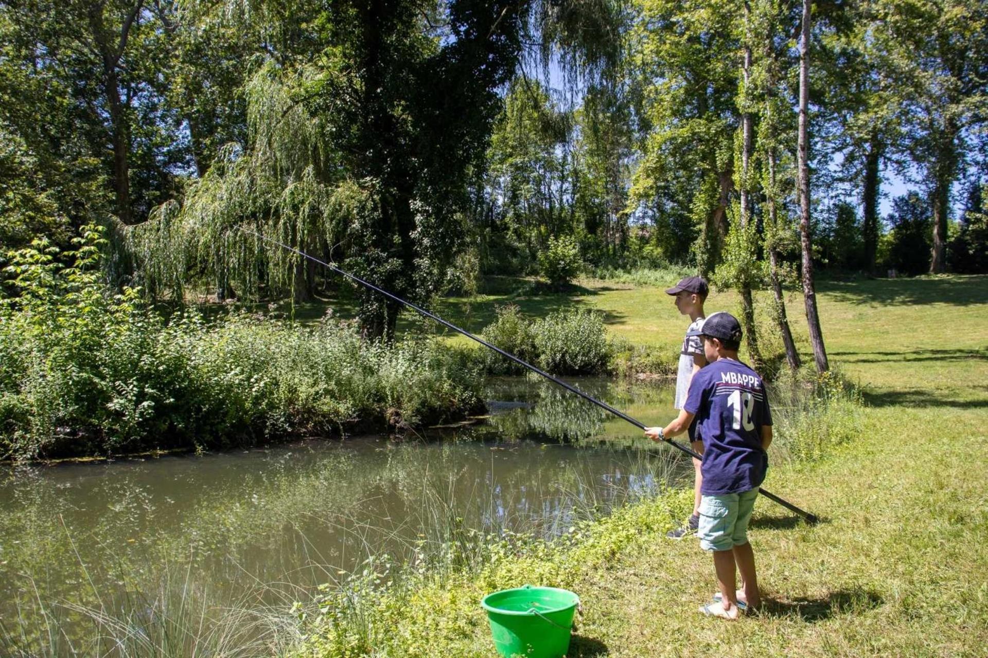 Camping - Piscine - Ccbaieb Montjoie-en-Couserans Eksteriør billede