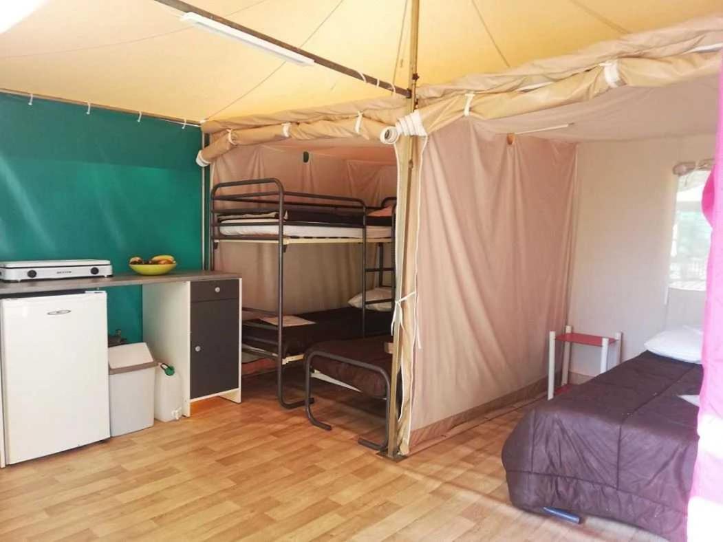 Camping - Piscine - Ccbaieb Montjoie-en-Couserans Eksteriør billede